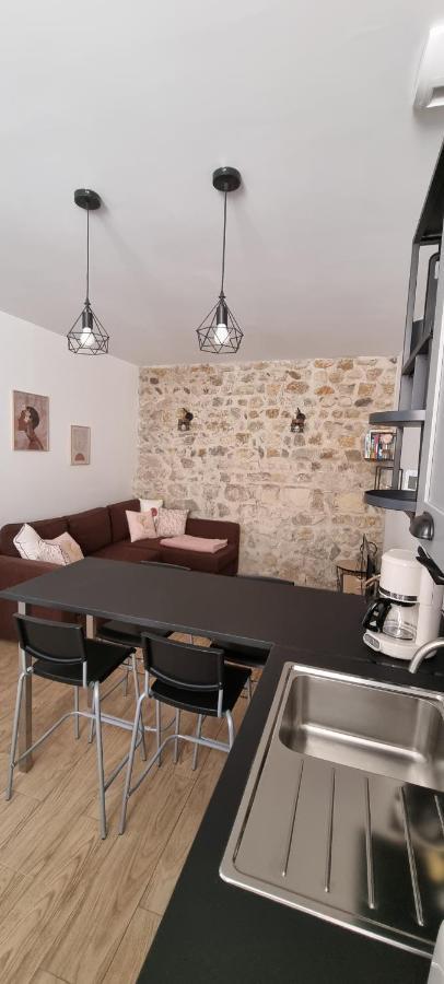 Appartement Chaleureux En Ardeche La Roche-de-Glun Exteriör bild