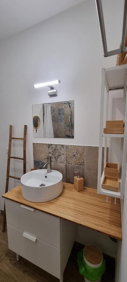 Appartement Chaleureux En Ardeche La Roche-de-Glun Exteriör bild